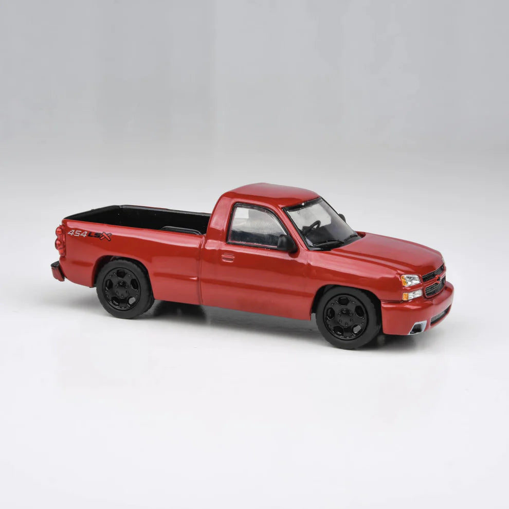 (Pre-Order) Para64 - 2006 Chevrolet Silverado 'Cateye' Victory Red