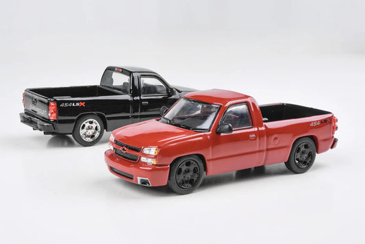 (Pre-Order) Para64 - 2006 Chevrolet Silverado 'Cateye' Victory Red