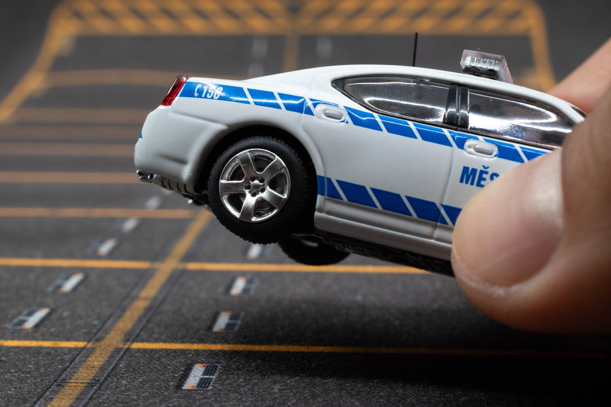 JR Collectibles x Rollin – Městská Policie Lázně Bohdaneč “Adam & Charlie” 1:64 twin police car collector set. Details