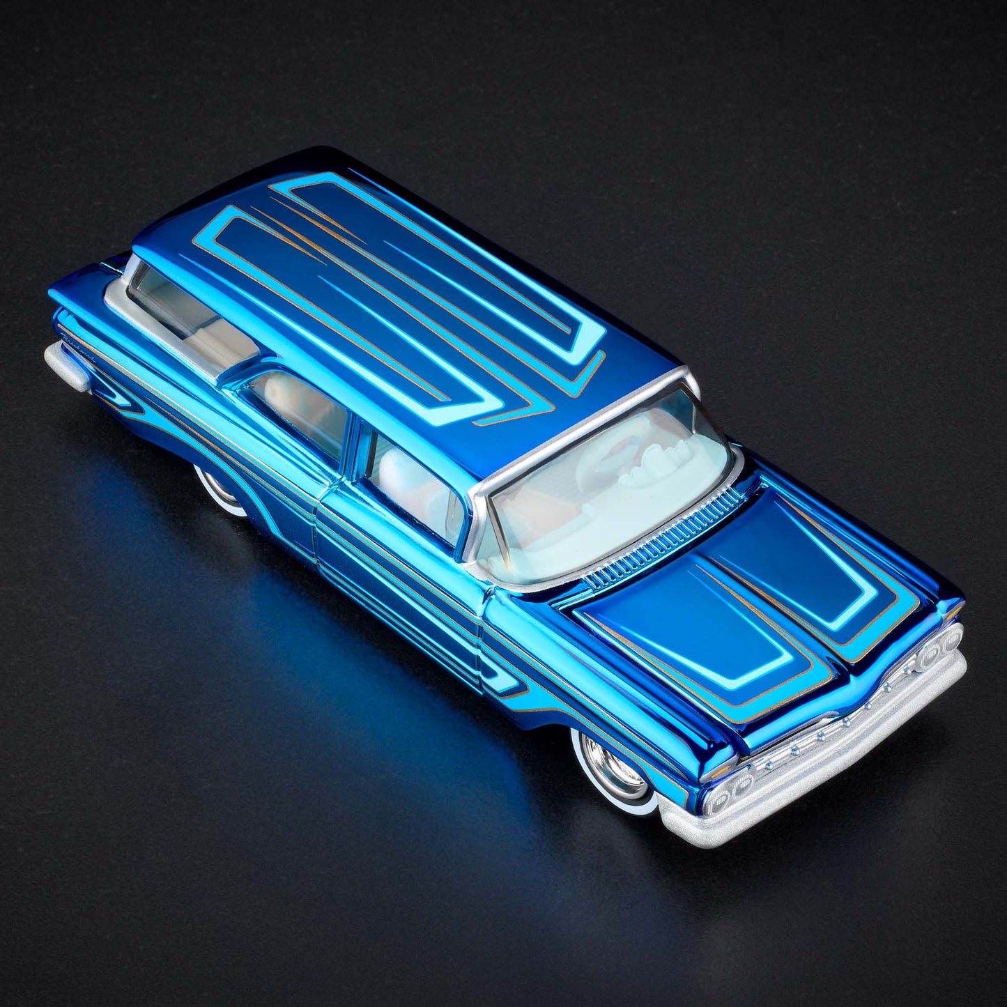 Hot Wheels RLC 1959 Chevrolet Brookwood premium Spectraflame diecast car. Top