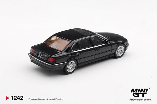 Mini GT BMW 750iL E38 Black Sapphire 1999 1:64 diecast car. Back