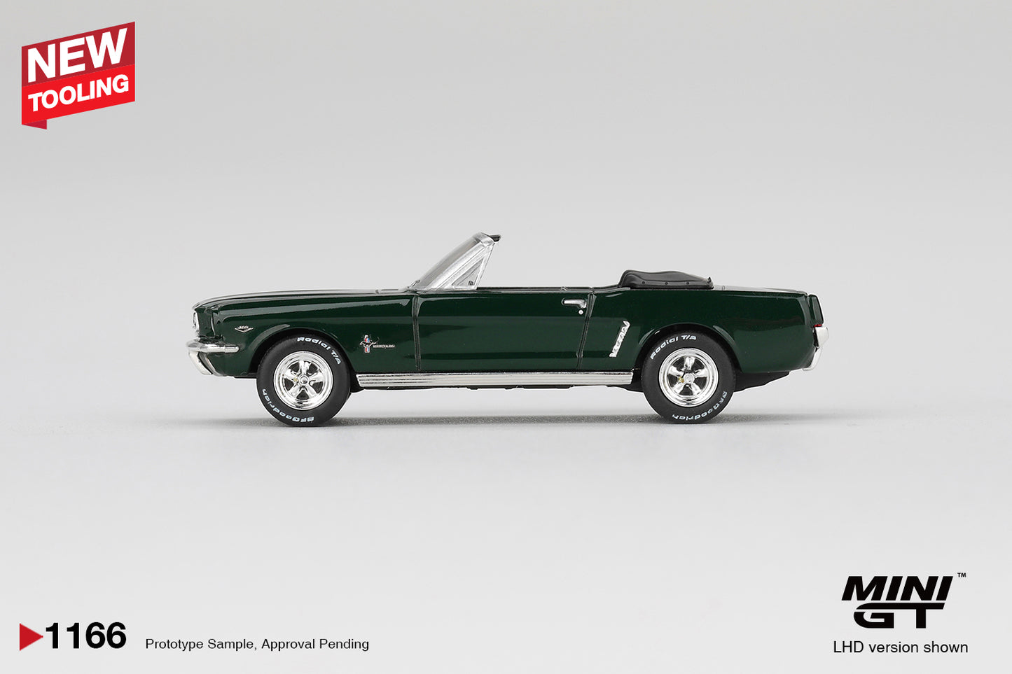 1:64 Mini GT Ford Mustang Convertible Highland Green 1964 – classic open-top die-cast model with new tooling. Side