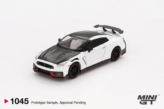 Mini GT - Nissan GTR (35) nismo Brilliant White Pearl 2024
