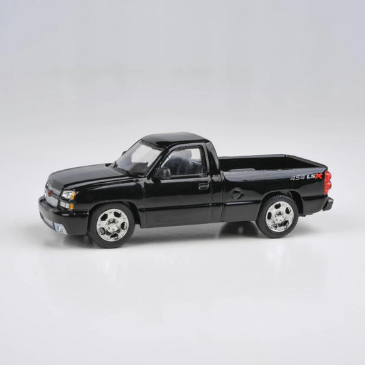 (Pre-Order) Para64 - 2006 Chevrolet Silverado 'Cateye' Onyx Black