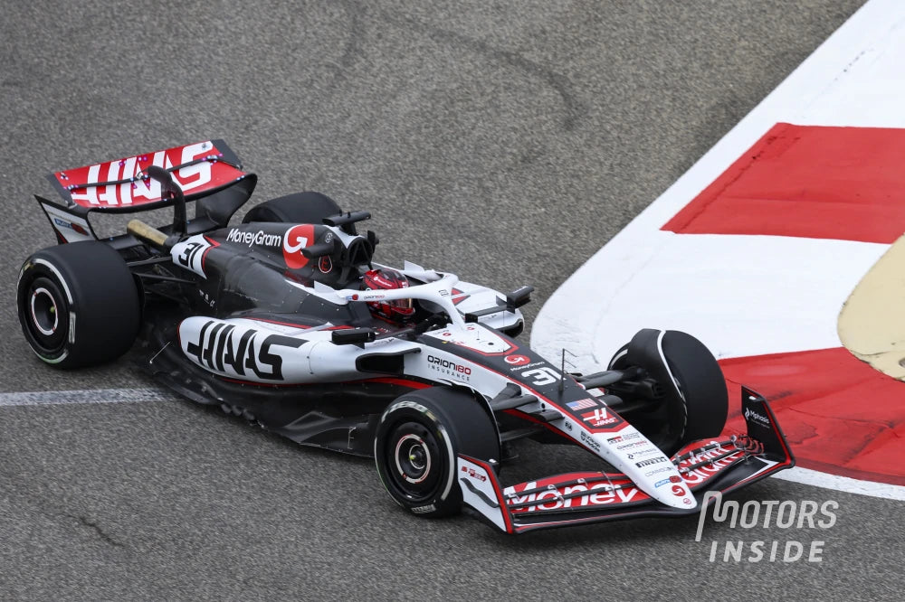 (Pre-Order) Sparky - Haas VF-25 No.31 MoneyGram Haas F1 Team 5th Chinese GP 2025 Esteban Ocon