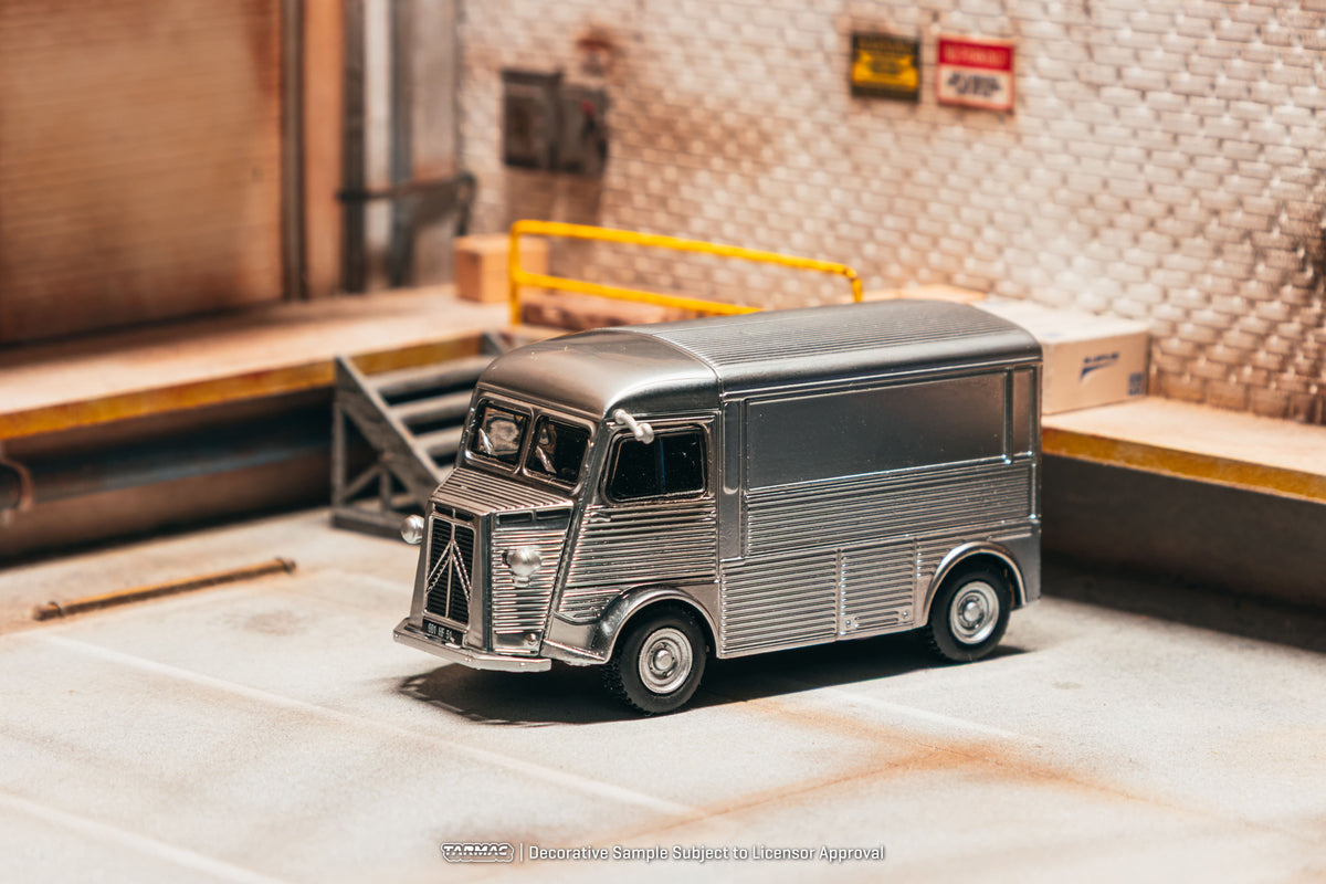 Tarmac Works Global64 1969 Citroën Type H van in Gris Métal Irisé metallic gray, 1:64 scale