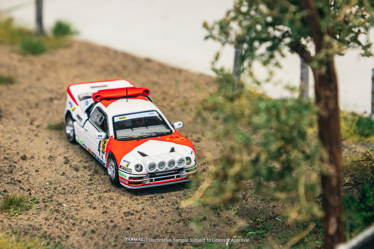 (Pre-Order) Tarmac Works - 1986 Ford RS200 #4 Antonio Zanini/Josep Autet Rallye Catalunya