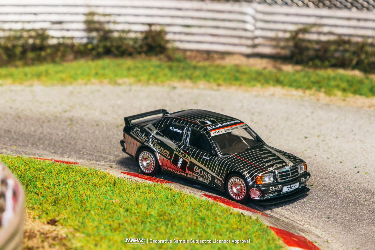 (Pre-Order) Tarmac Works - Mercedes-Benz 190 E 2.5-16 EVO 1 #1 Klaus Ludwig, DTM 1989