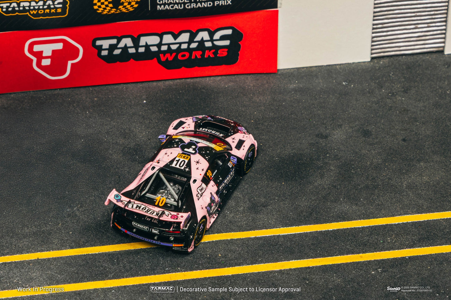 1:64 Tarmac Works Audi R8 LMS GT3 evo II #10 Adderly Fong 2024 Macau GT Cup with Uno Racing livery and trading cards. Top