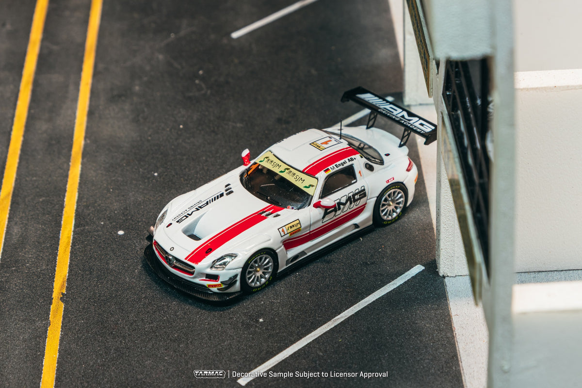 Tarmac Works Mercedes-Benz SLS AMG GT3 Maro Engel Macau GT Cup 2015 diecast 1:64. Top