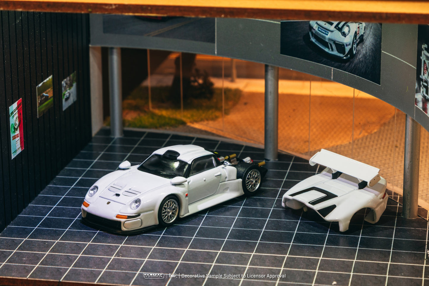 Tarmac Works Porsche 911 GT1 White 1:64 model car with trading cards combo set from Hobby64+ line. Front
