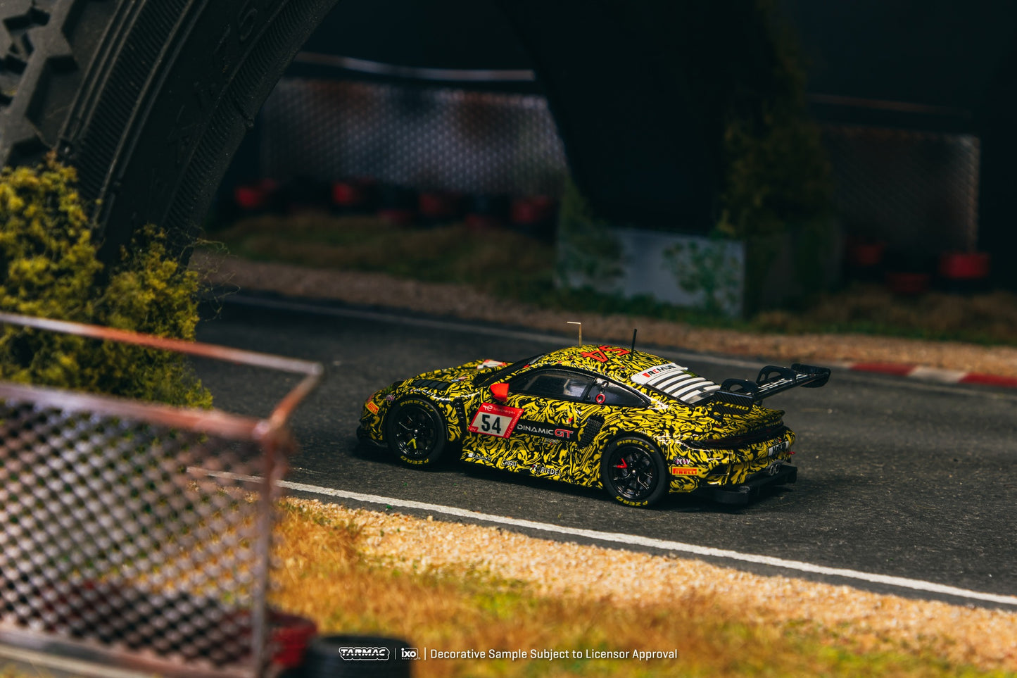 (Pre-Order) Tarmac Works - Porsche 911 GT3R #54 C. Engelhart / A. Güven / L. Heinrich / L. Vanthoor Nürburgring 24h 2023