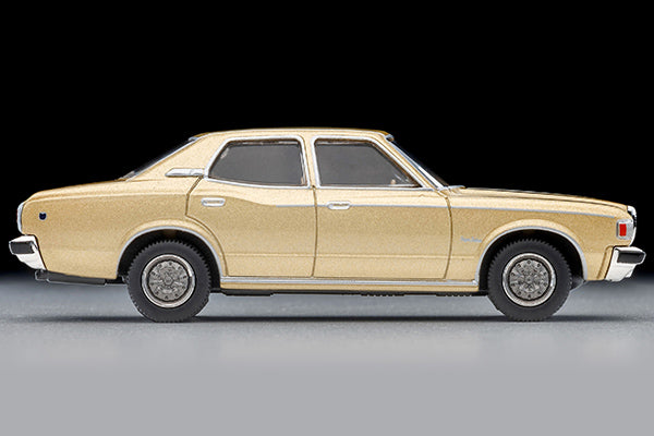 Tomica Limited Vintage NEO 1978 Toyota Crown 2000 Super Saloon Extra in gold, 1:64 scale