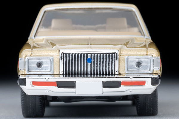 Tomica Limited Vintage NEO 1978 Toyota Crown 2000 Super Saloon Extra in gold, 1:64 scale