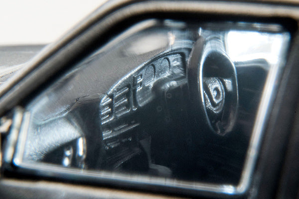 Tomica Limited Vintage 1:64 Toyota Hilux 1991 4WD Double Cab SSR silver pickup diecast model