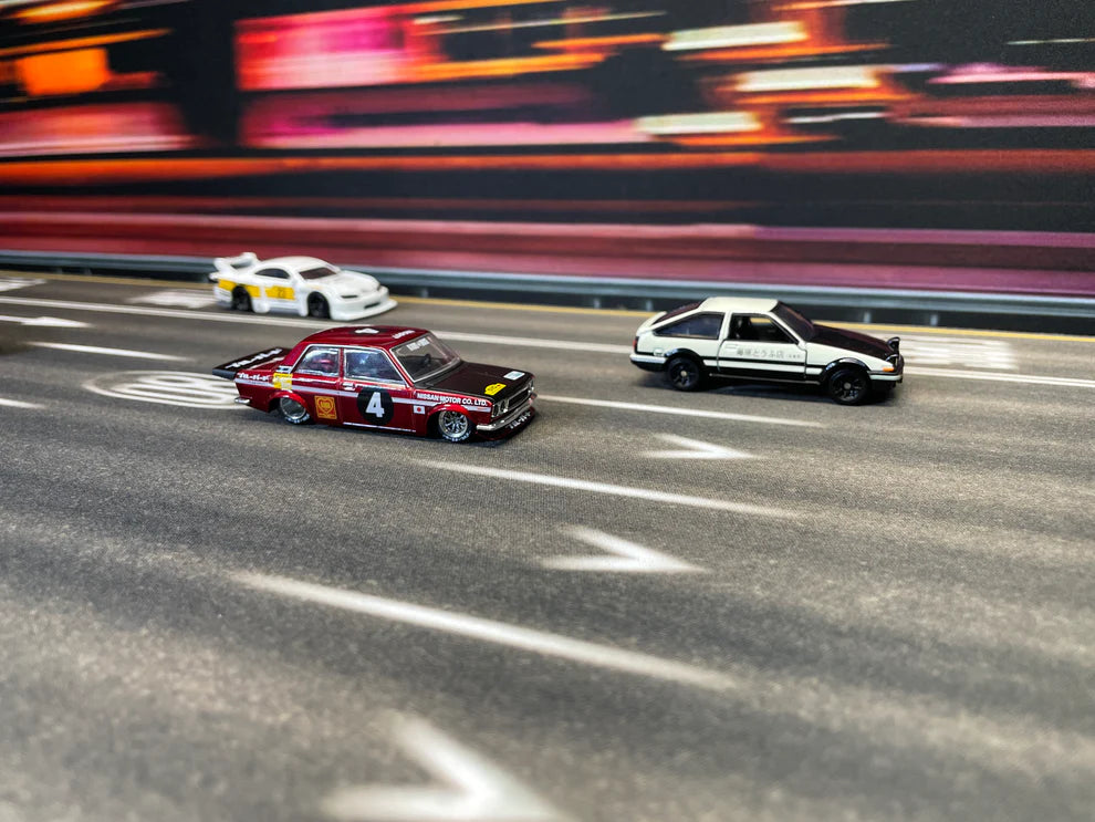 TurboPads Highway 1/64 TurboPad 70x35cm diecast display mat with realistic road design. with cars