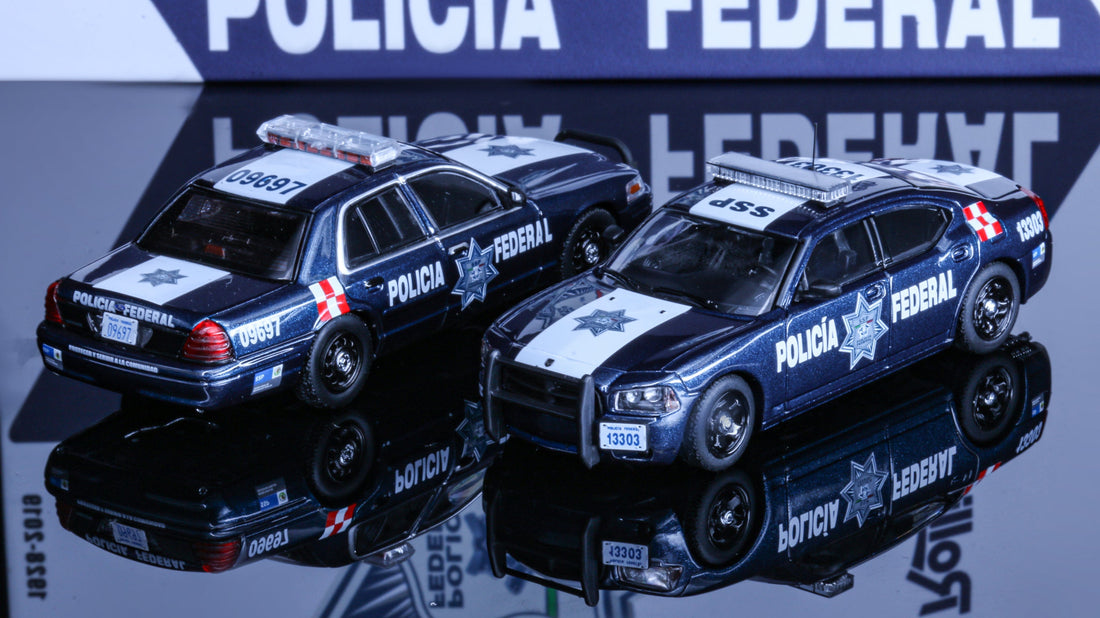 Rollin Policía Federal México 2008 Dodge Charger 1:64 scale diecast police car model