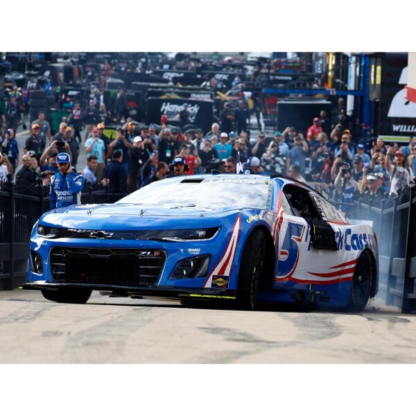 (Pre-Order) ARC - 2025 Chevrolet #5 Kyle Larson *Hendrickcars.com*