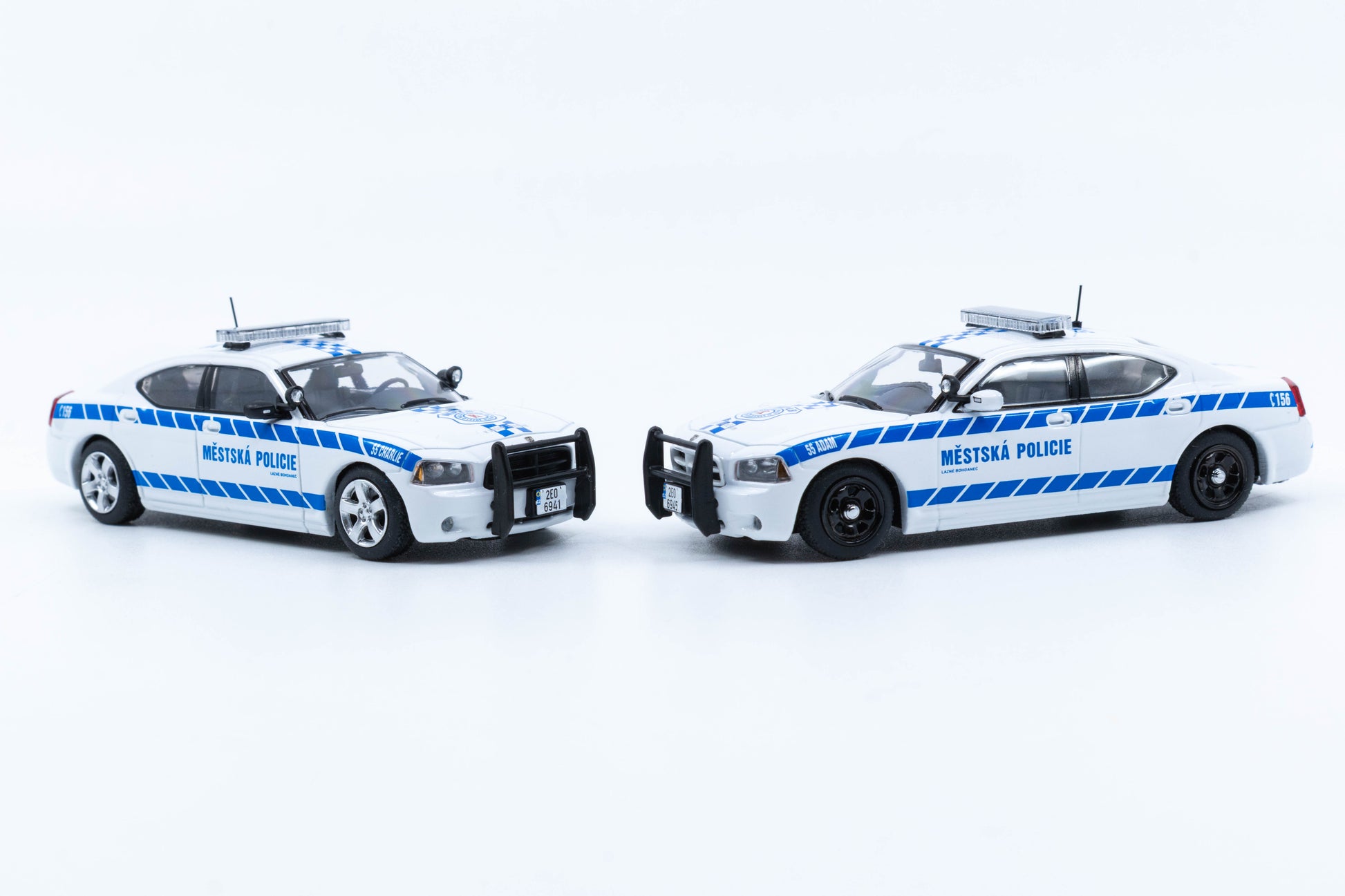 JR Collectibles x Rollin – Městská Policie Lázně Bohdaneč “Adam & Charlie” 1:64 twin police car collector set.