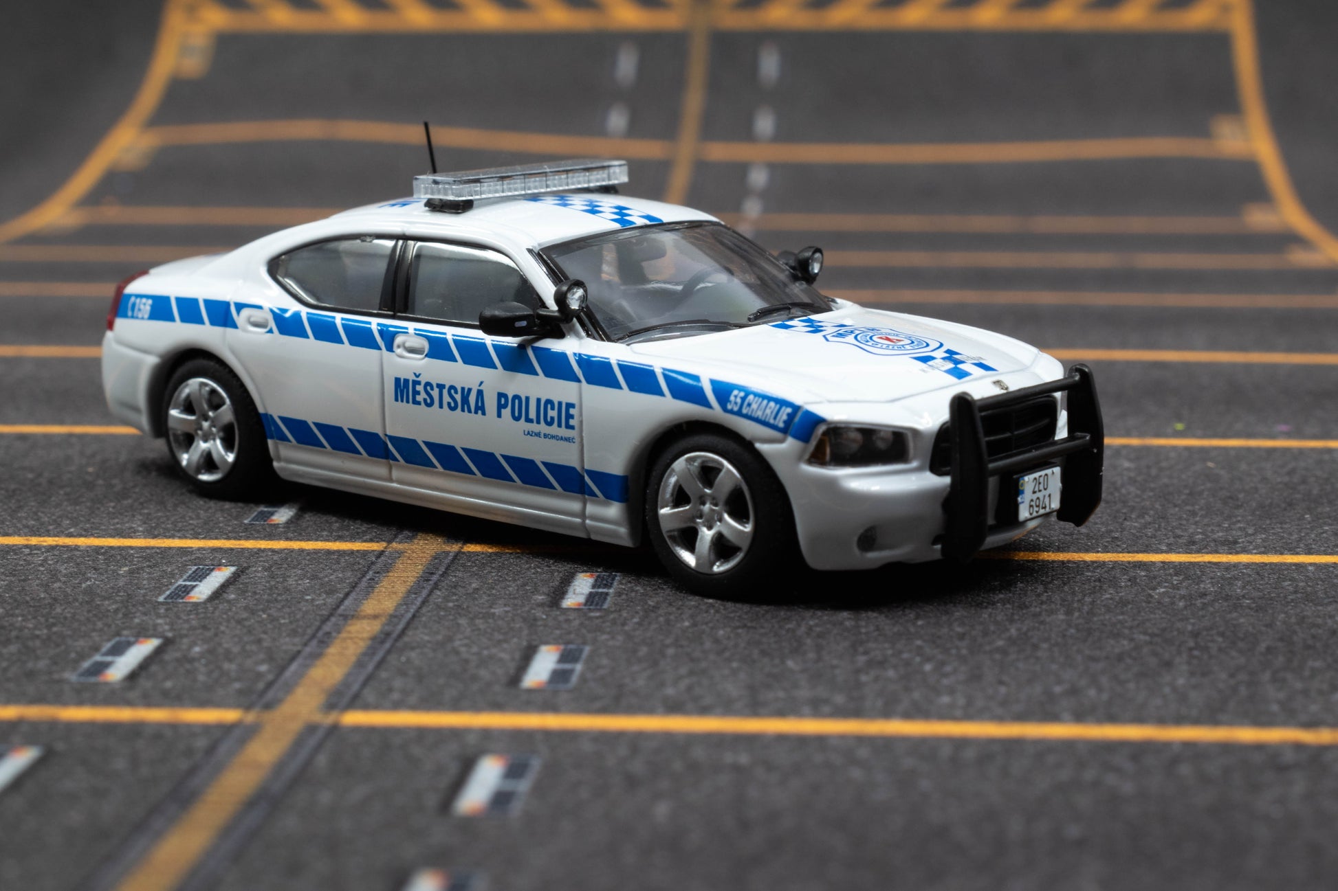 JR Collectibles x Rollin – Městská Policie Lázně Bohdaneč “Charlie” 1:64 scale model police car with authentic Czech markings.