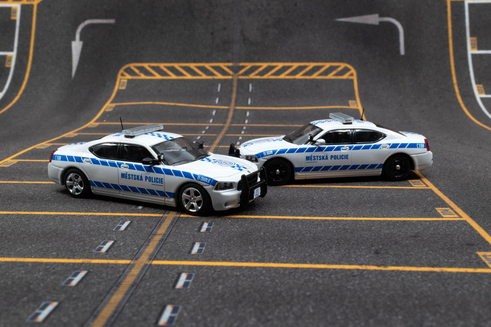 JR Collectibles x Rollin – Městská Policie Lázně Bohdaneč “Adam & Charlie” 1:64 twin police car collector set.