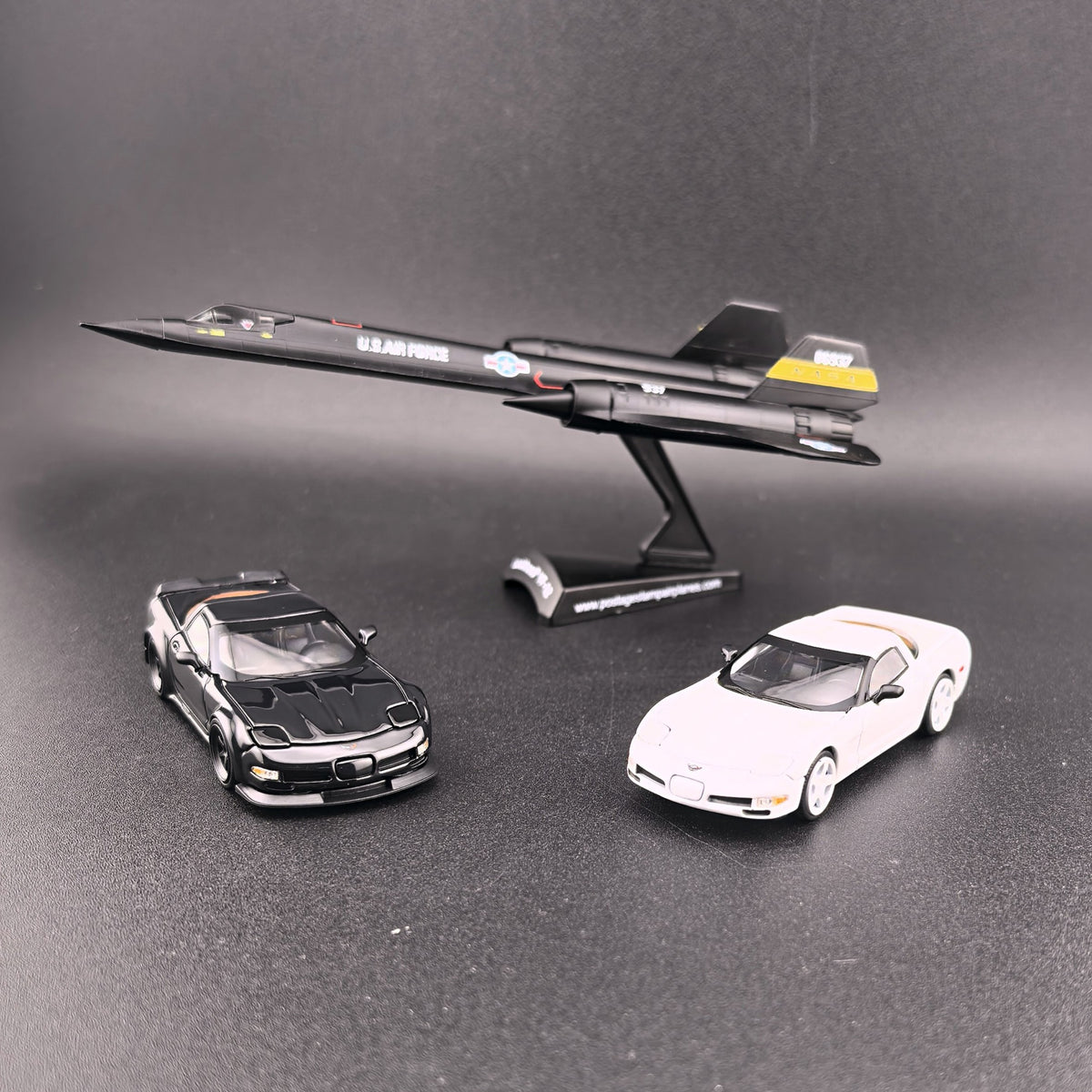 Fine Works 64 Chevrolet Corvette C5 in White Standard or Black Custom version with working pop-up headlights and acrylic case.