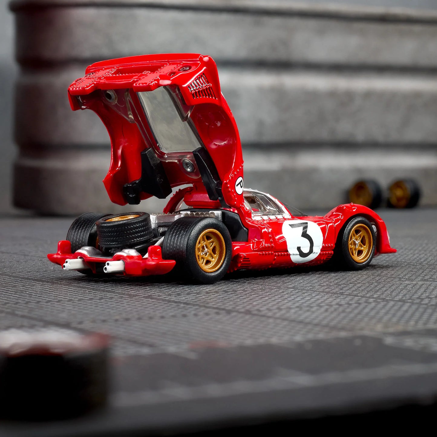 1:64 Hot Wheels Elite 64 Ferrari 330 P4 Rosso Corsa with opening rear clamshell and engine detail.
