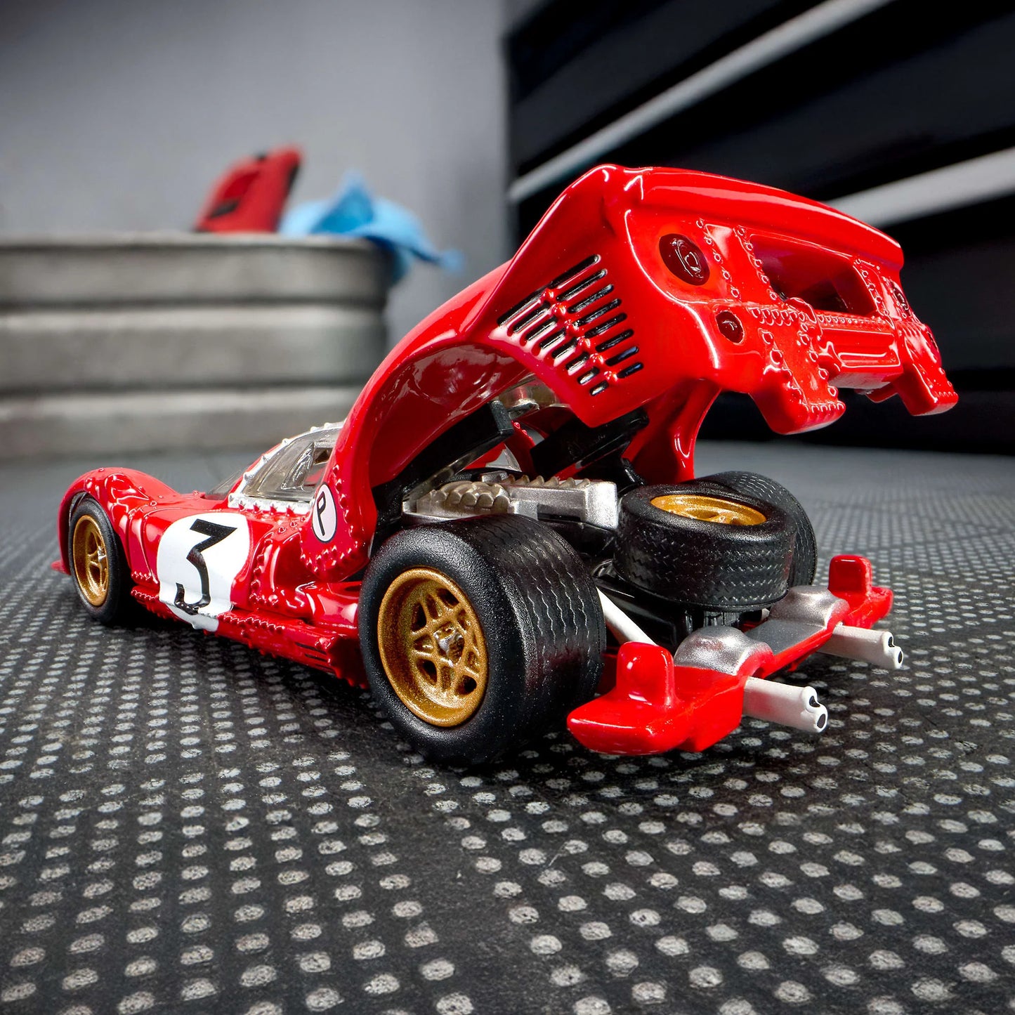 1:64 Hot Wheels Elite 64 Ferrari 330 P4 Rosso Corsa with opening rear clamshell and engine detail.