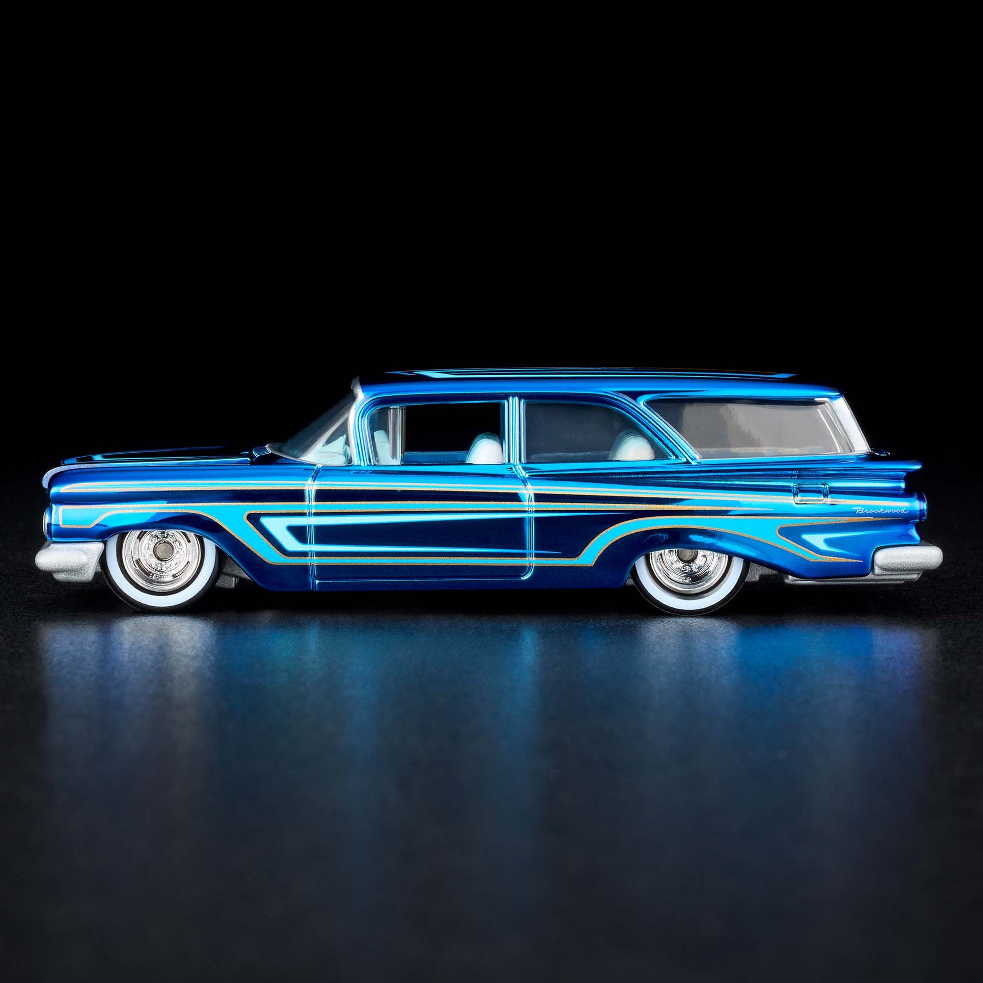 Hot Wheels RLC 1959 Chevrolet Brookwood premium Spectraflame diecast car. Side
