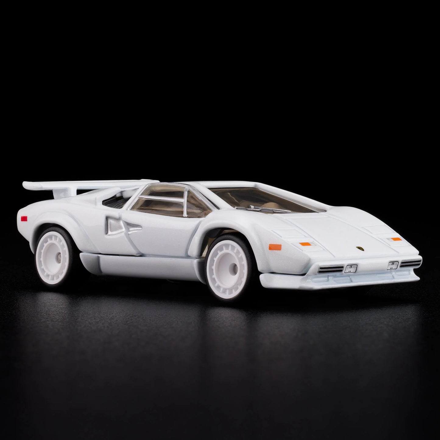 1:64 Hot Wheels RLC Lamborghini Countach LP 500 S pearl white with opening scissor doors.