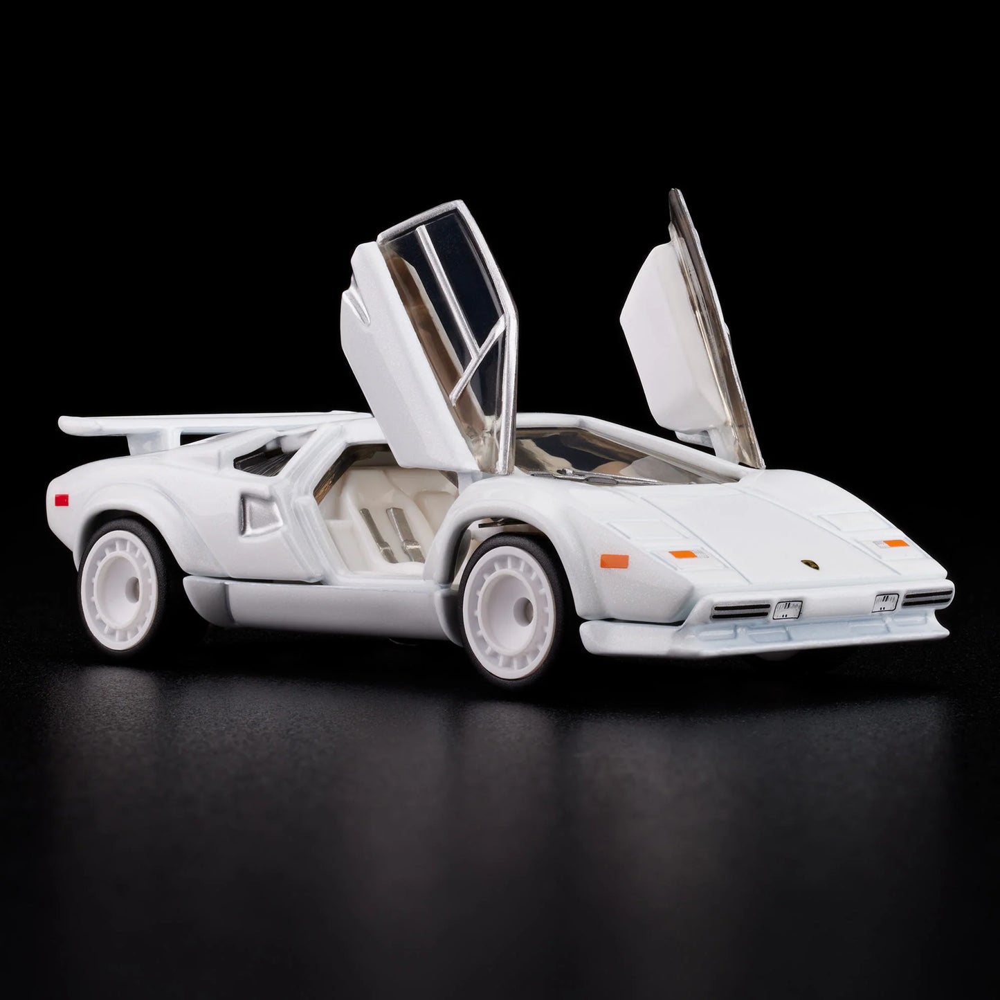 1:64 Hot Wheels RLC Lamborghini Countach LP 500 S pearl white with opening scissor doors.
