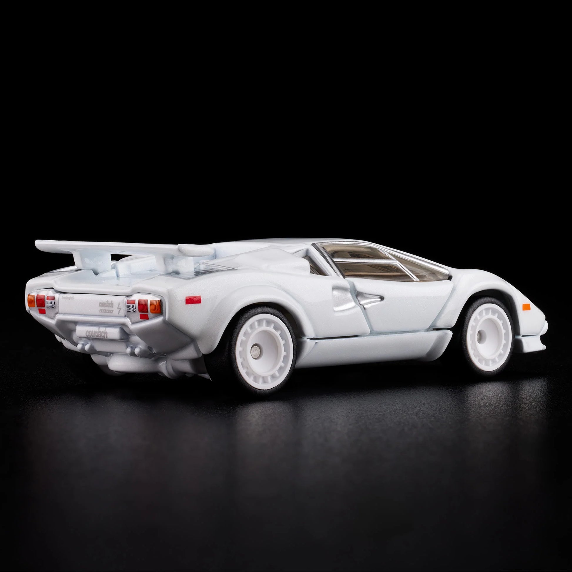 1:64 Hot Wheels RLC Lamborghini Countach LP 500 S pearl white with opening scissor doors.