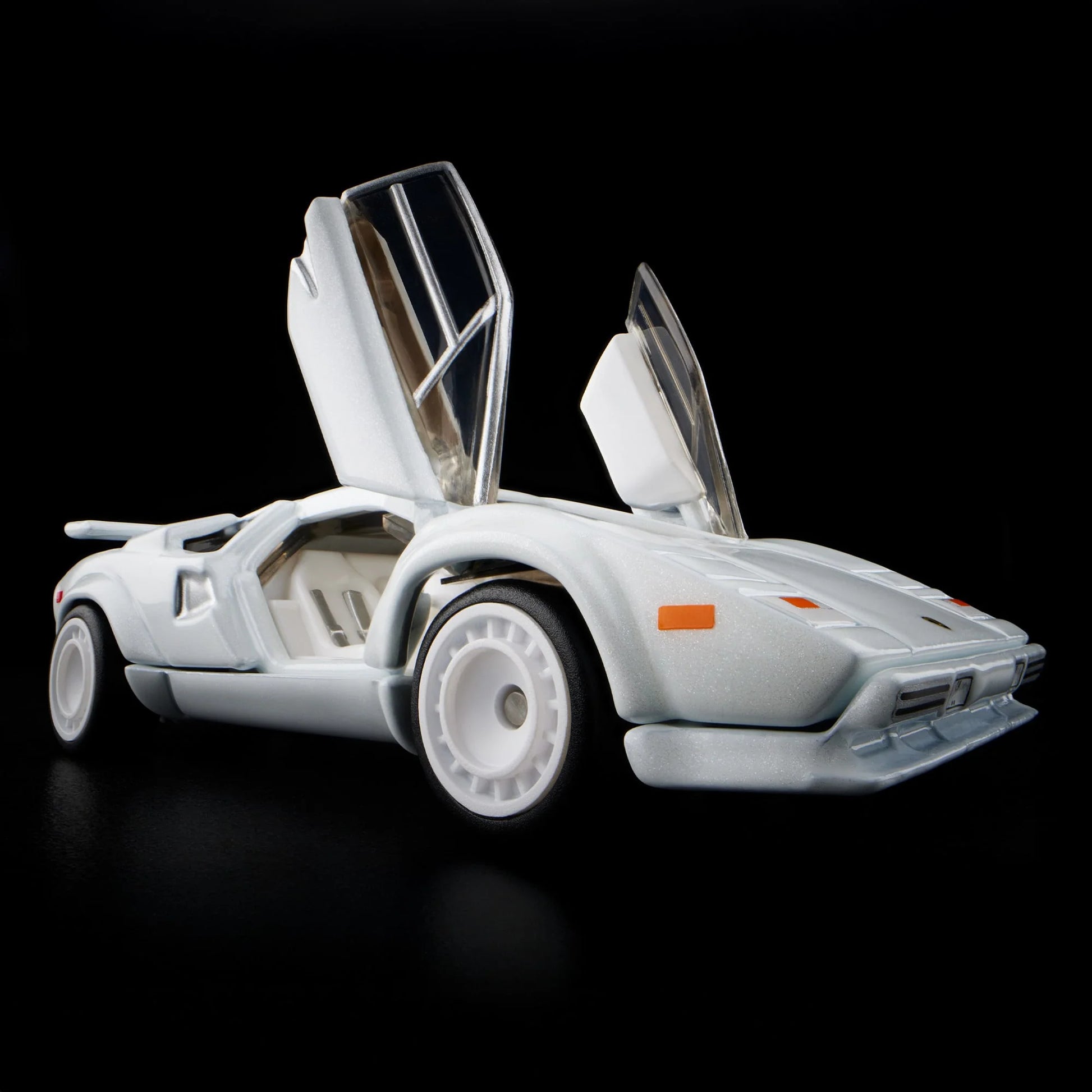1:64 Hot Wheels RLC Lamborghini Countach LP 500 S pearl white with opening scissor doors.