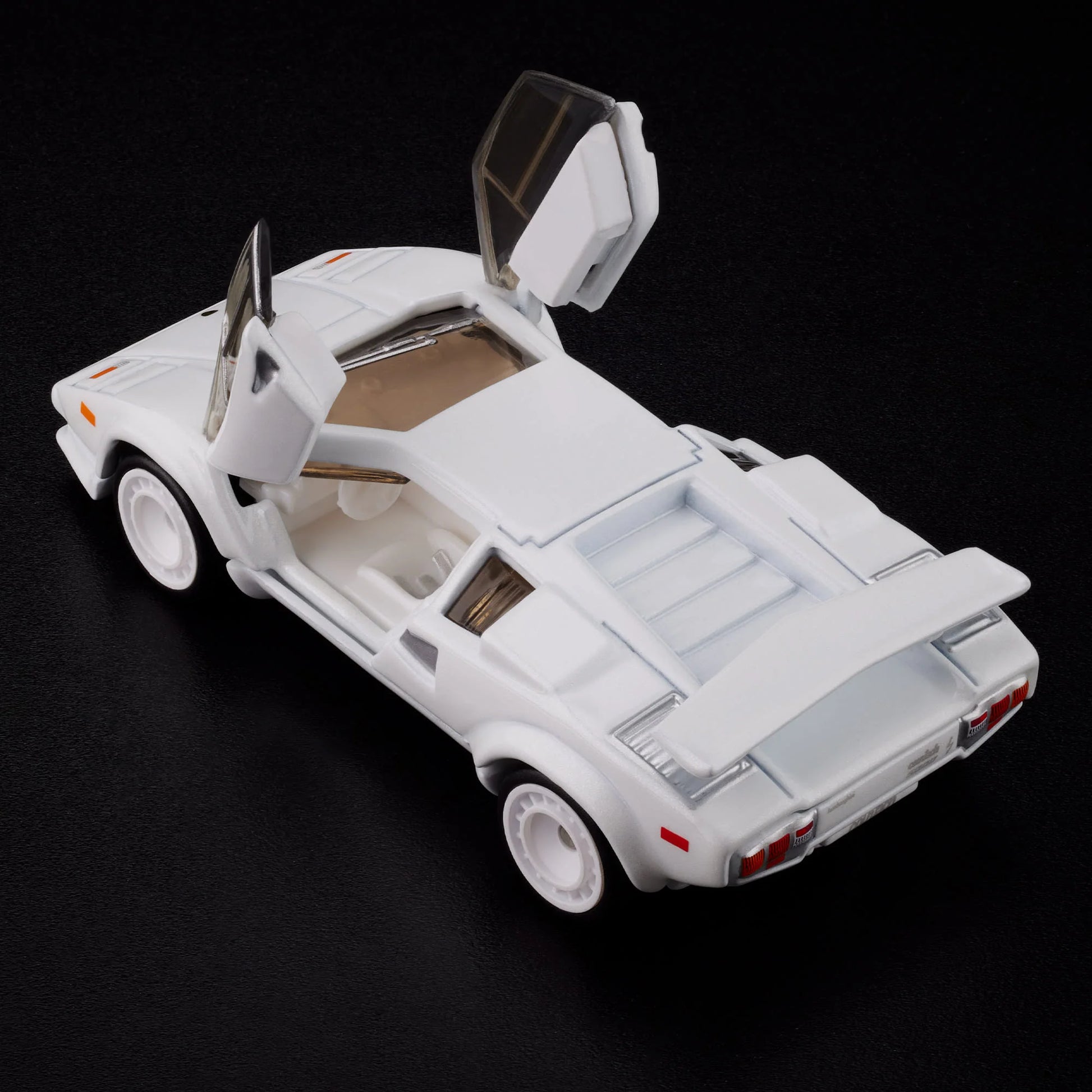 1:64 Hot Wheels RLC Lamborghini Countach LP 500 S pearl white with opening scissor doors.