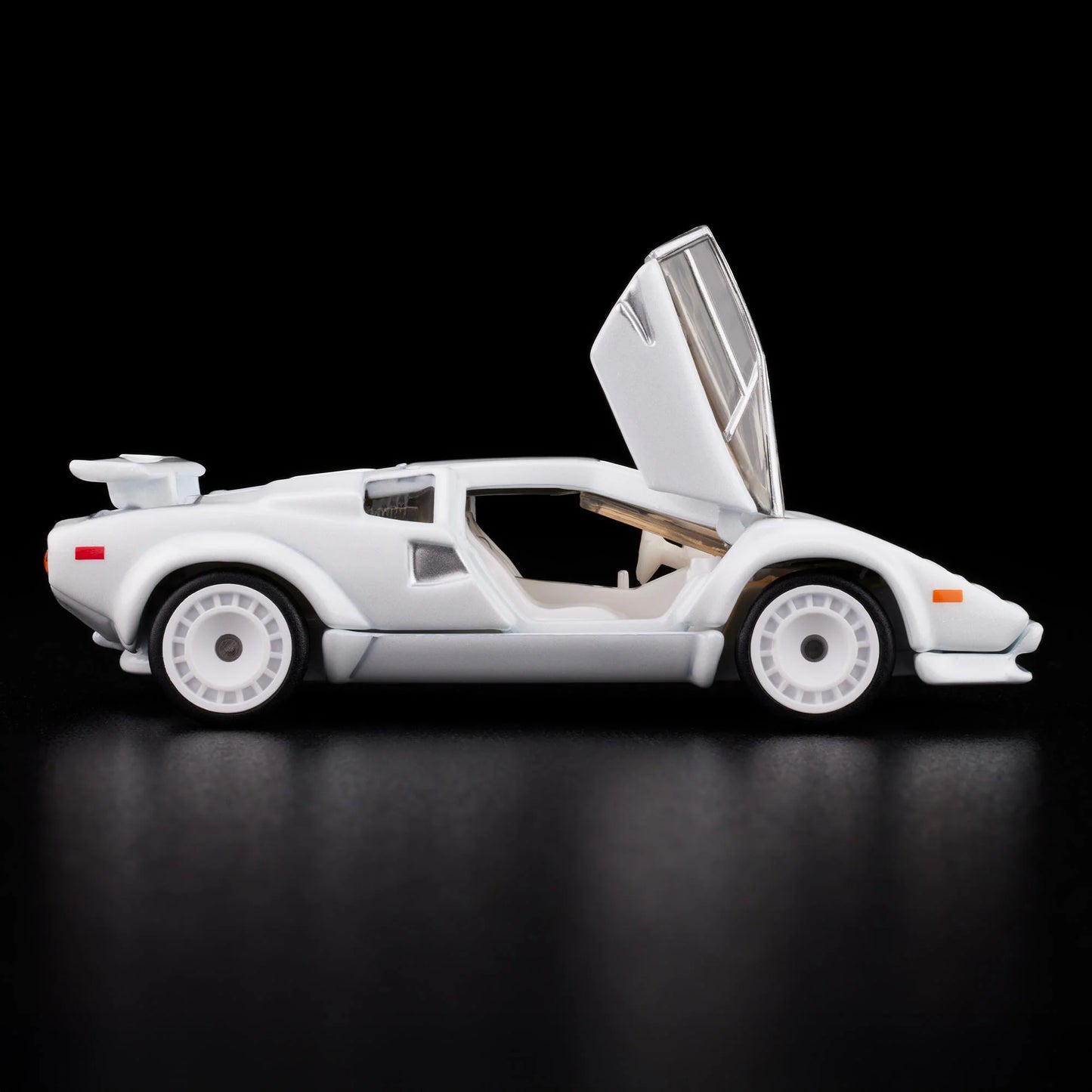 1:64 Hot Wheels RLC Lamborghini Countach LP 500 S pearl white with opening scissor doors.