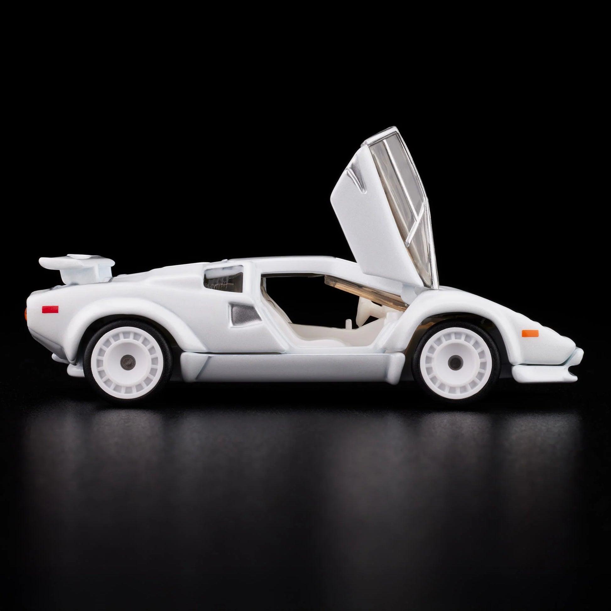 1:64 Hot Wheels RLC Lamborghini Countach LP 500 S pearl white with opening scissor doors.