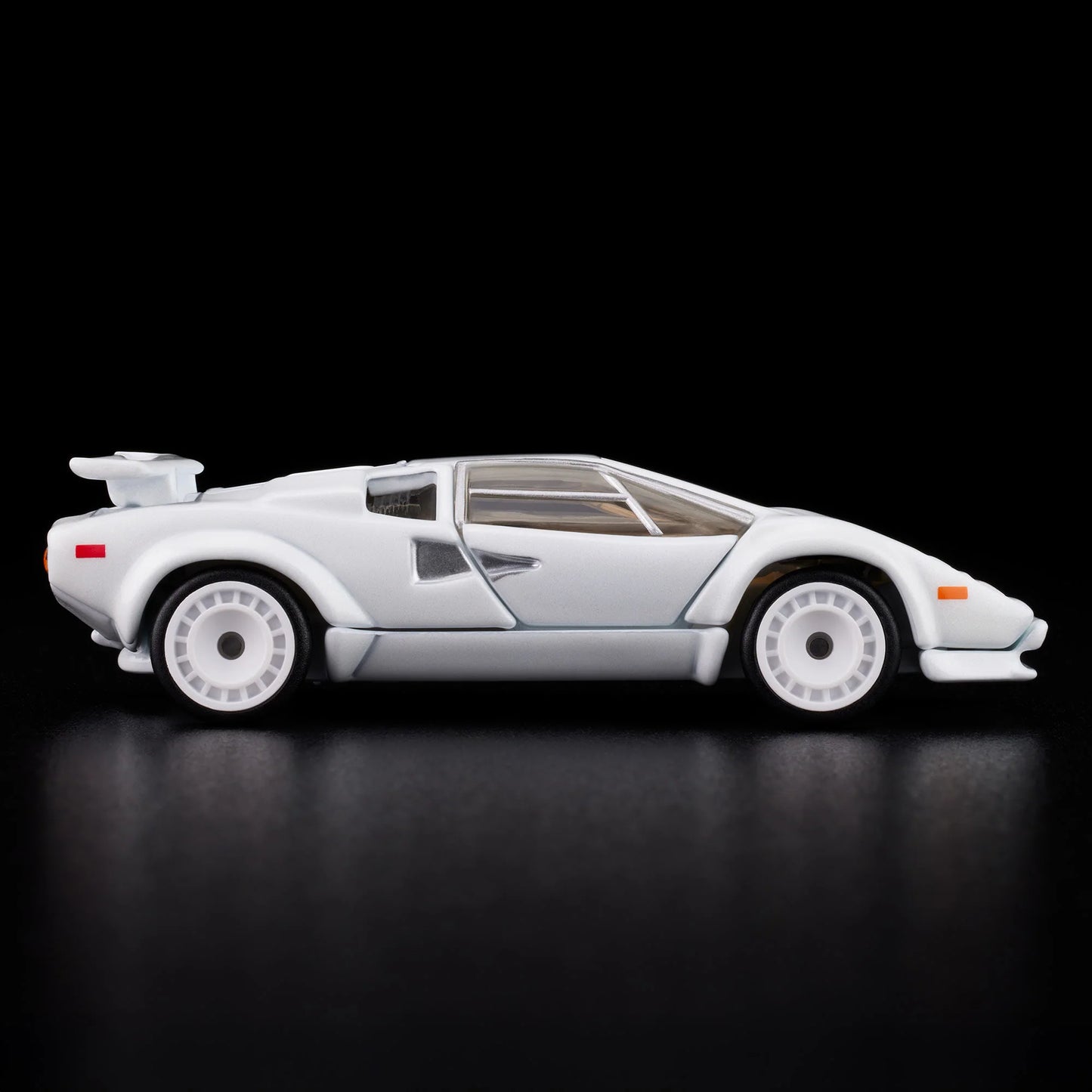 1:64 Hot Wheels RLC Lamborghini Countach LP 500 S pearl white with opening scissor doors.