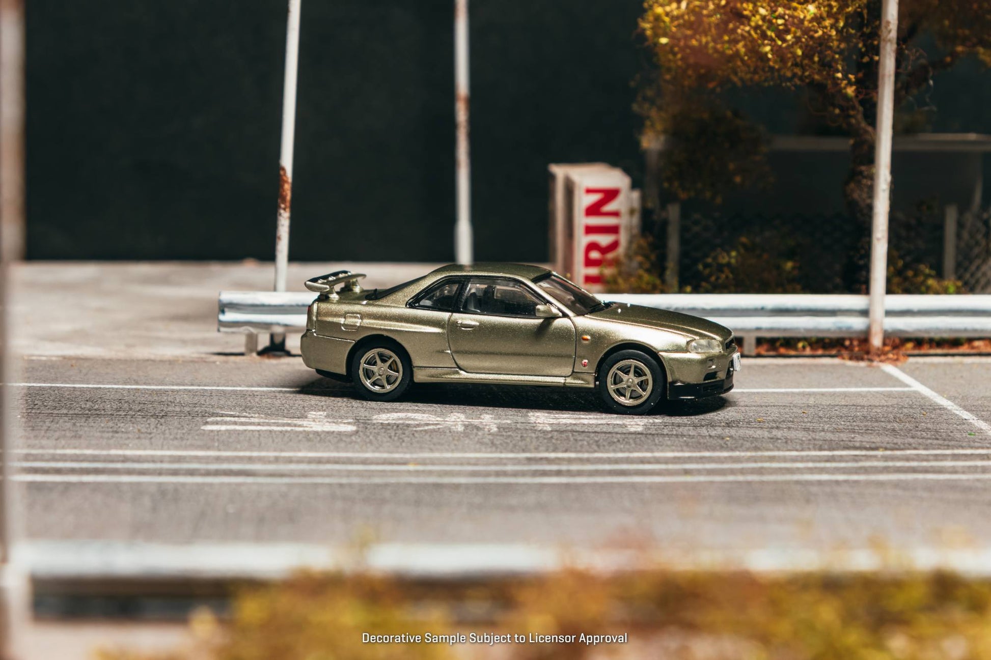J Collection 1:64 Nissan Skyline GT-R R34 Millennium Jade diecast model. Side