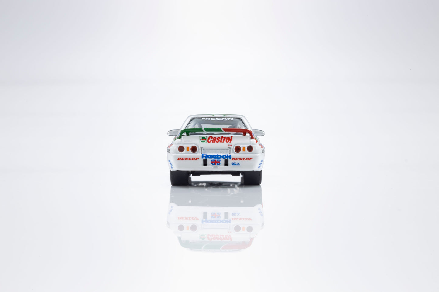 Kyosho 1:64 Castrol Nissan Skyline GT-R R32 Gr.A 1990 #23 with LED lights