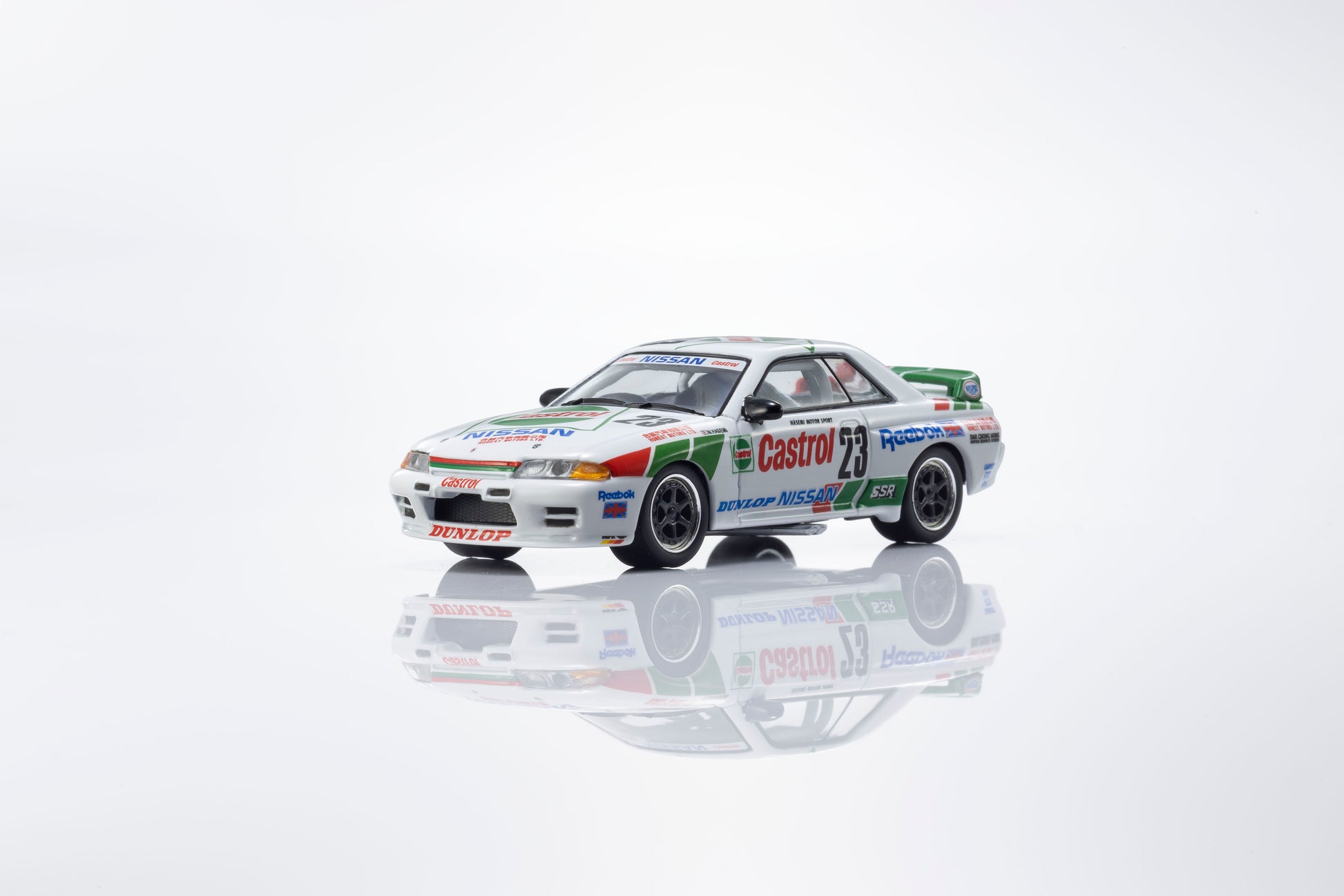 Kyosho 1:64 Castrol Nissan Skyline GT-R R32 Gr.A 1990 #23 with LED lights