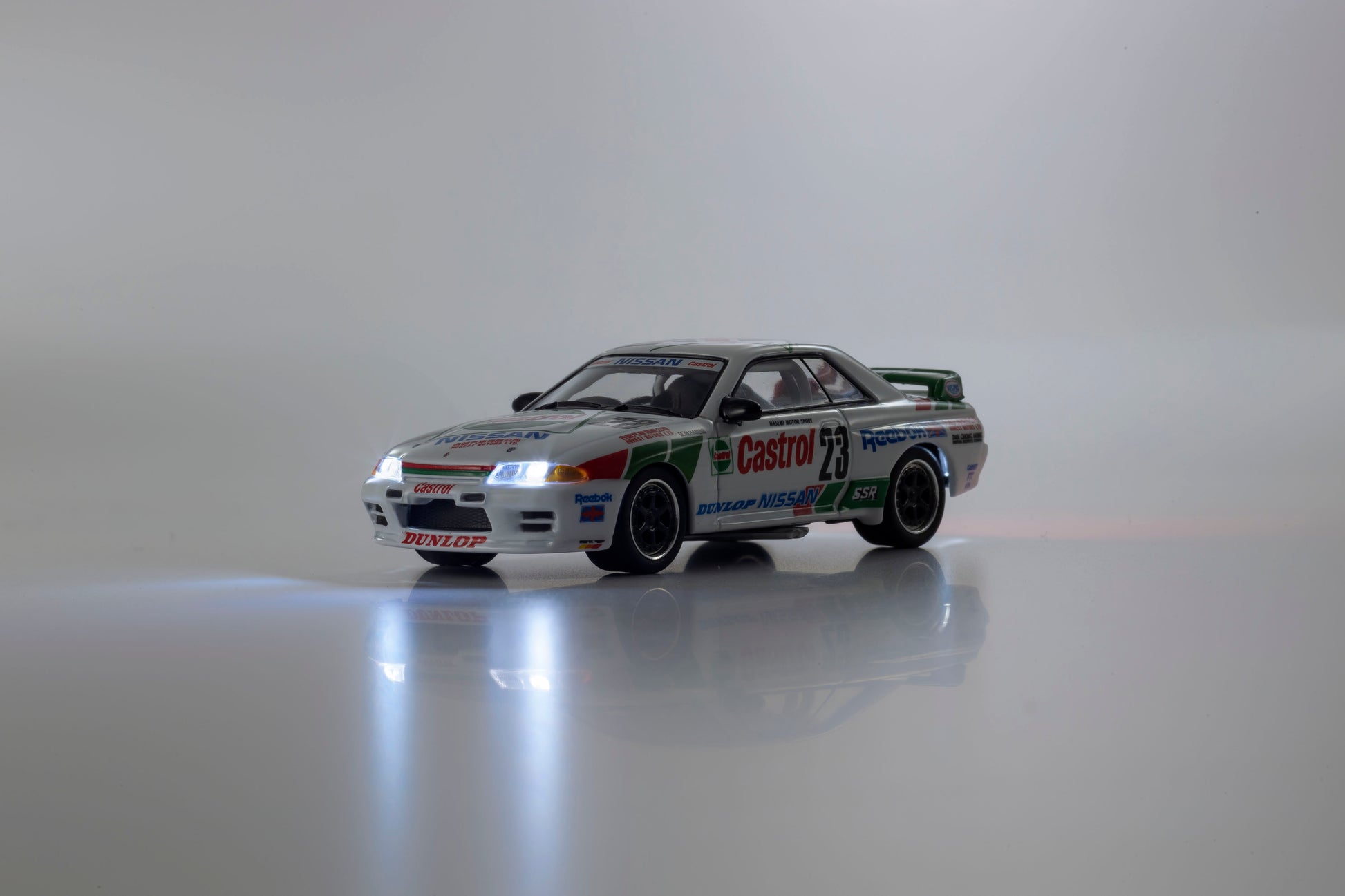 Kyosho 1:64 Castrol Nissan Skyline GT-R R32 Gr.A 1990 #23 with LED lights