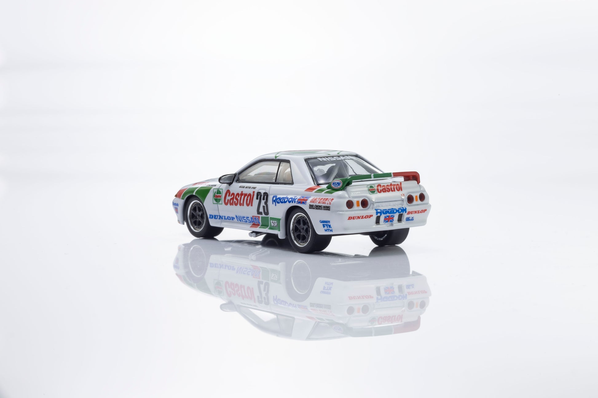 Kyosho 1:64 Castrol Nissan Skyline GT-R R32 Gr.A 1990 #23 with LED lights