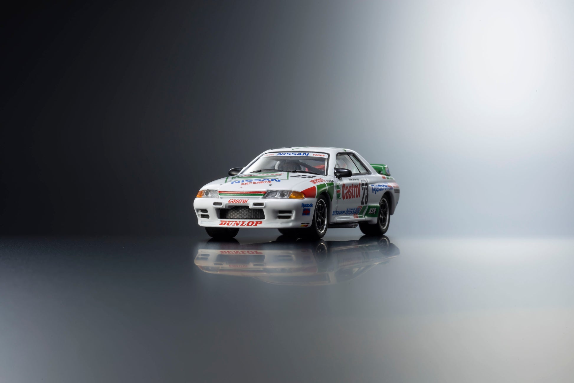 Kyosho 1:64 Castrol Nissan Skyline GT-R R32 Gr.A 1990 #23 with LED lights