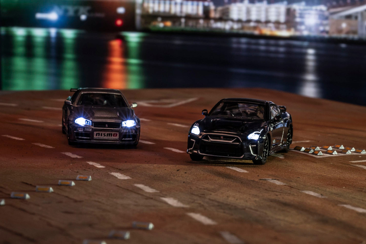 (Pre-Order) Kyosho - Nissan GT-R (R34) nismo Clubman Race SPEC Gun Metallic With Led System 2003