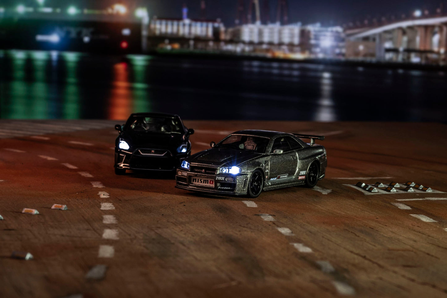 (Pre-Order) Kyosho - Nissan GT-R (R34) nismo Clubman Race SPEC Gun Metallic With Led System 2003