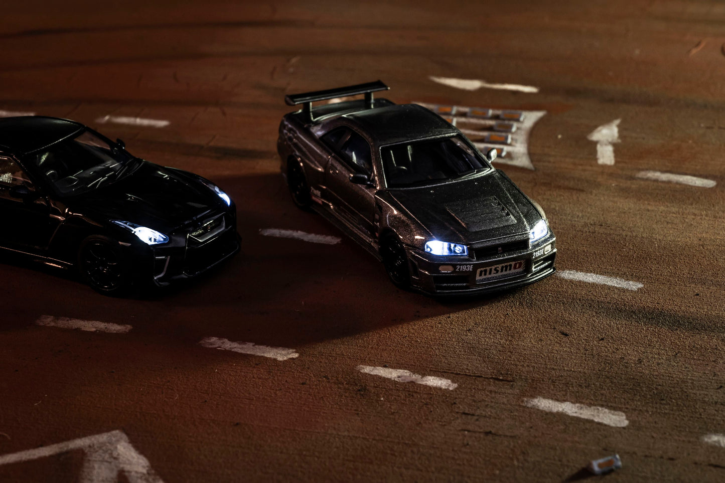 (Pre-Order) Kyosho - Nissan GT-R (R34) nismo Clubman Race SPEC Gun Metallic With Led System 2003