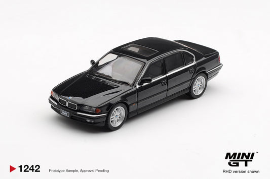 Mini GT BMW 750iL E38 Black Sapphire 1999 1:64 diecast car. Front