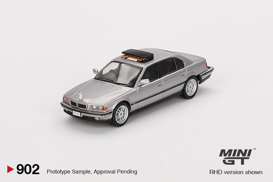 (Pre-Order) Mini GT - BMW 750 IL (E39) Tomorrow Never Dies 1997