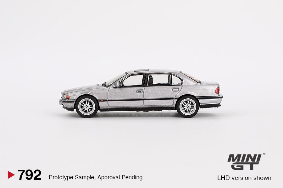 (Pre-Order) Mini GT - BMW E38 750 IL Aspen Silver Metallic