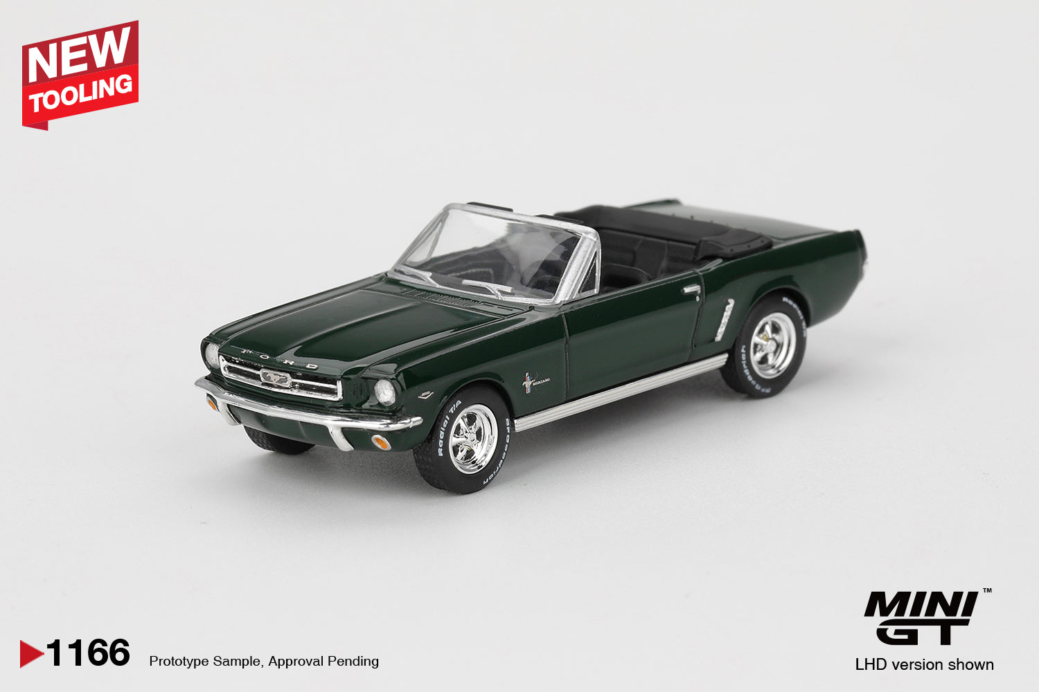 1:64 Mini GT Ford Mustang Convertible Highland Green 1964 – classic open-top die-cast model with new tooling. Front